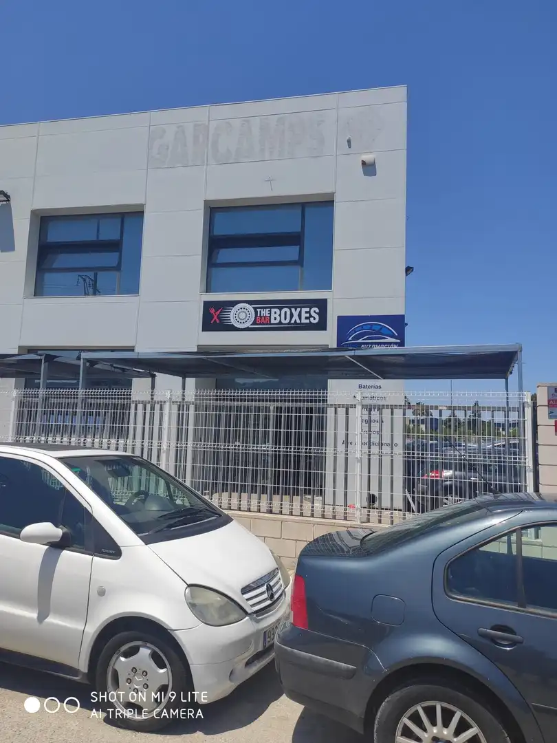 Vista exterior de Nave industrial en venta en L'Alqueria de la Comtessa