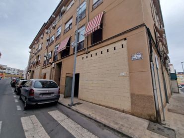 Local comercial en venda a Avenida Obispo Laso