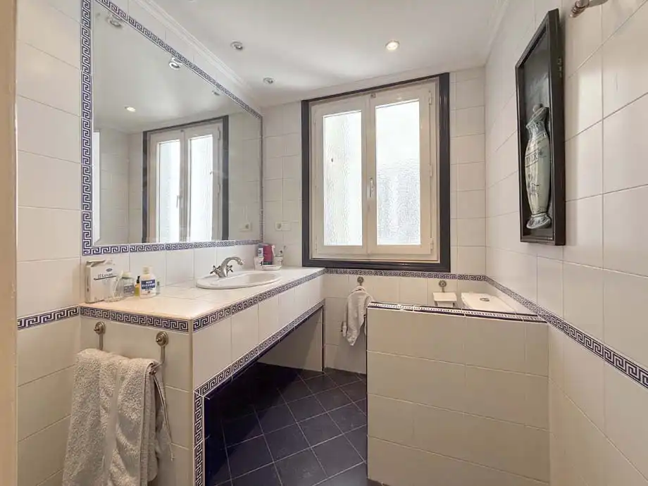 Badezimmer von Wohnung zum Verkauf in Vitoria - Gasteiz mit Heizung und Abstellraum