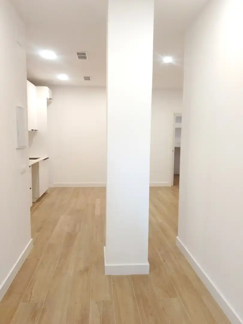 Planta baja en venta en L'Hospitalet de Llobregat con Aire acondicionado, Calefacción y Terraza