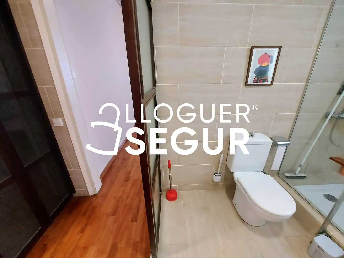 Bany de Pis de lloguer en Barcelona amb Aire condicionat, Calefacció i Moblat