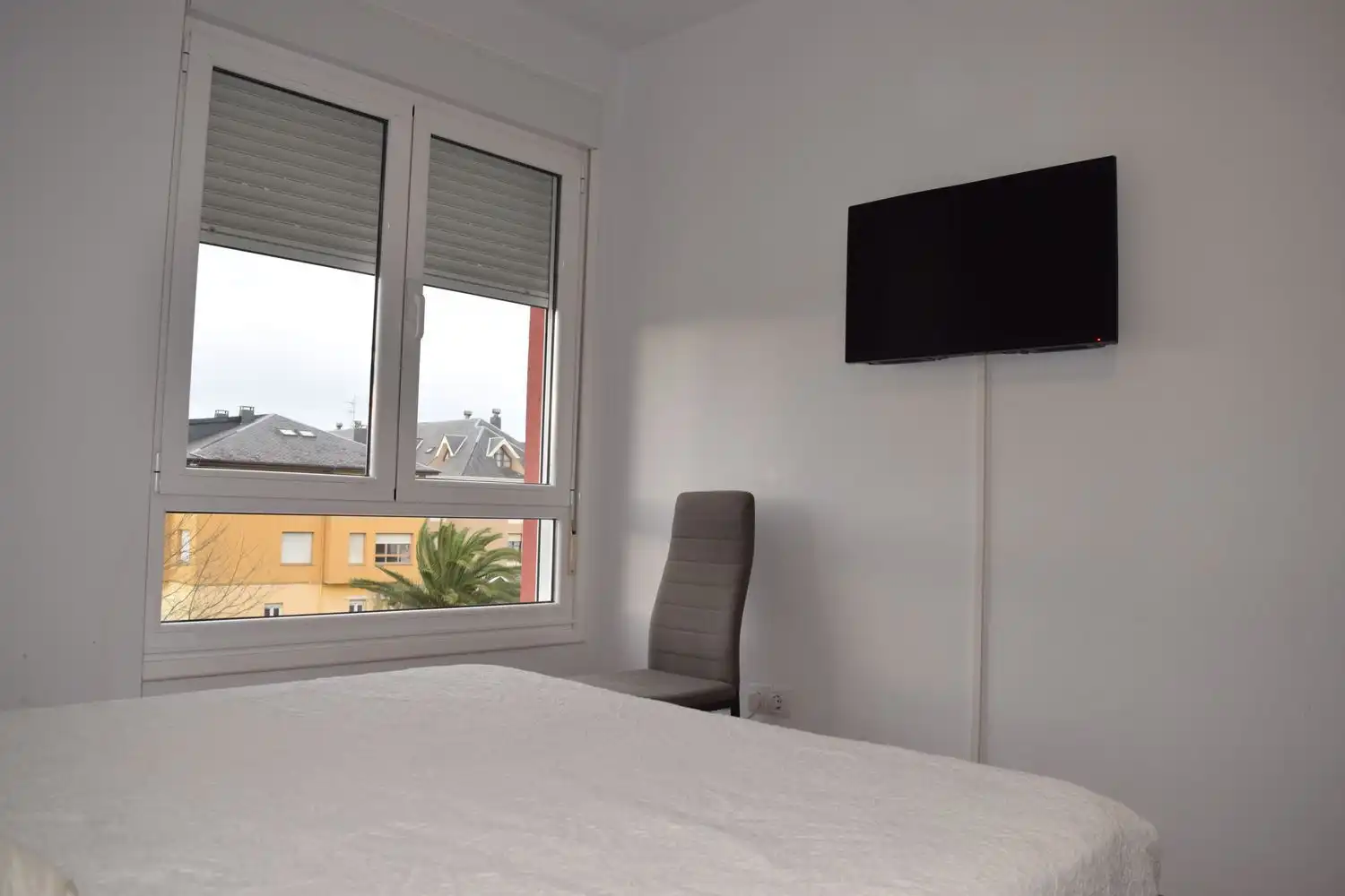 Bedroom of Flat for sale in El Franco 