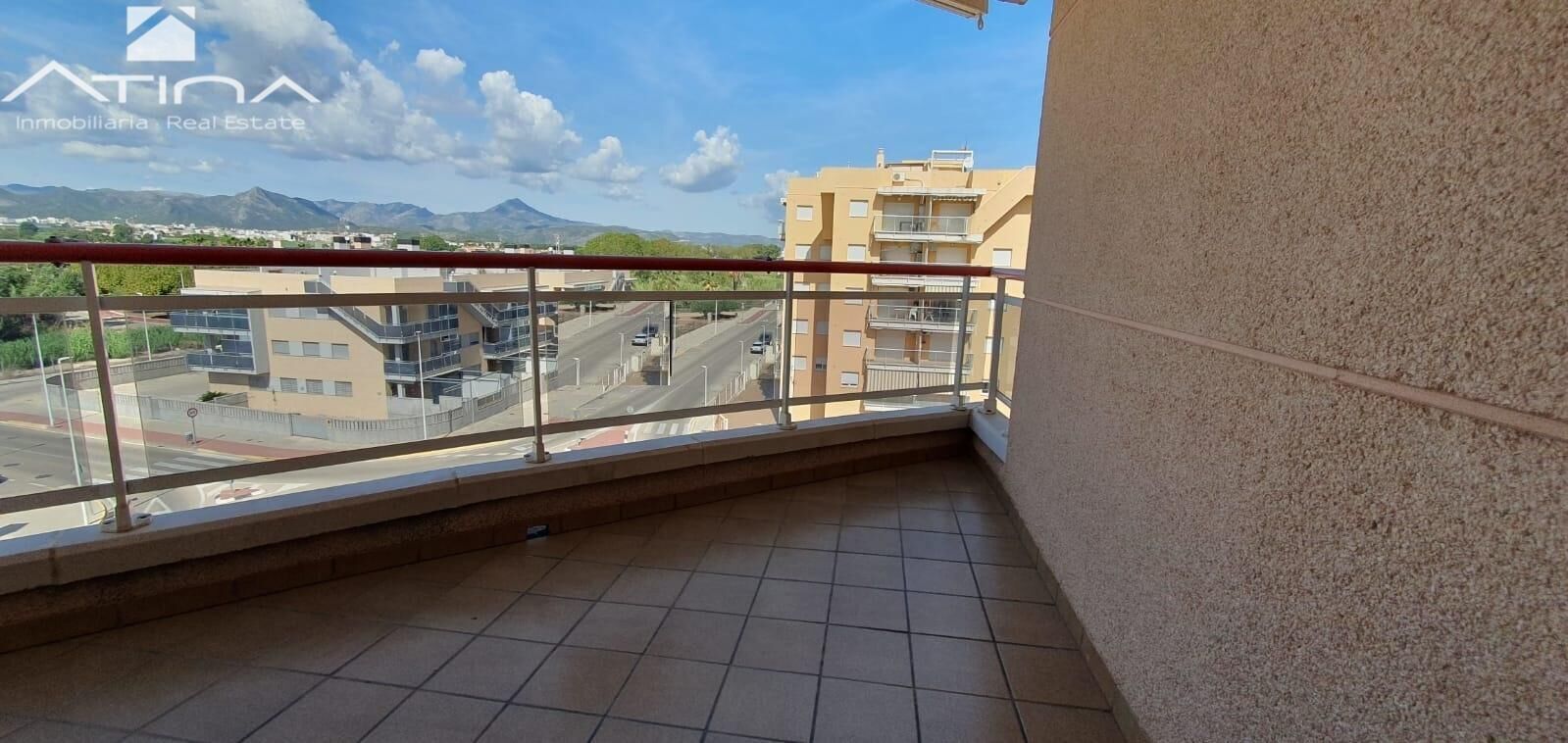 Vista exterior de Apartament en venda en Guardamar de la Safor amb Aire condicionat, Terrassa i Piscina comunitària