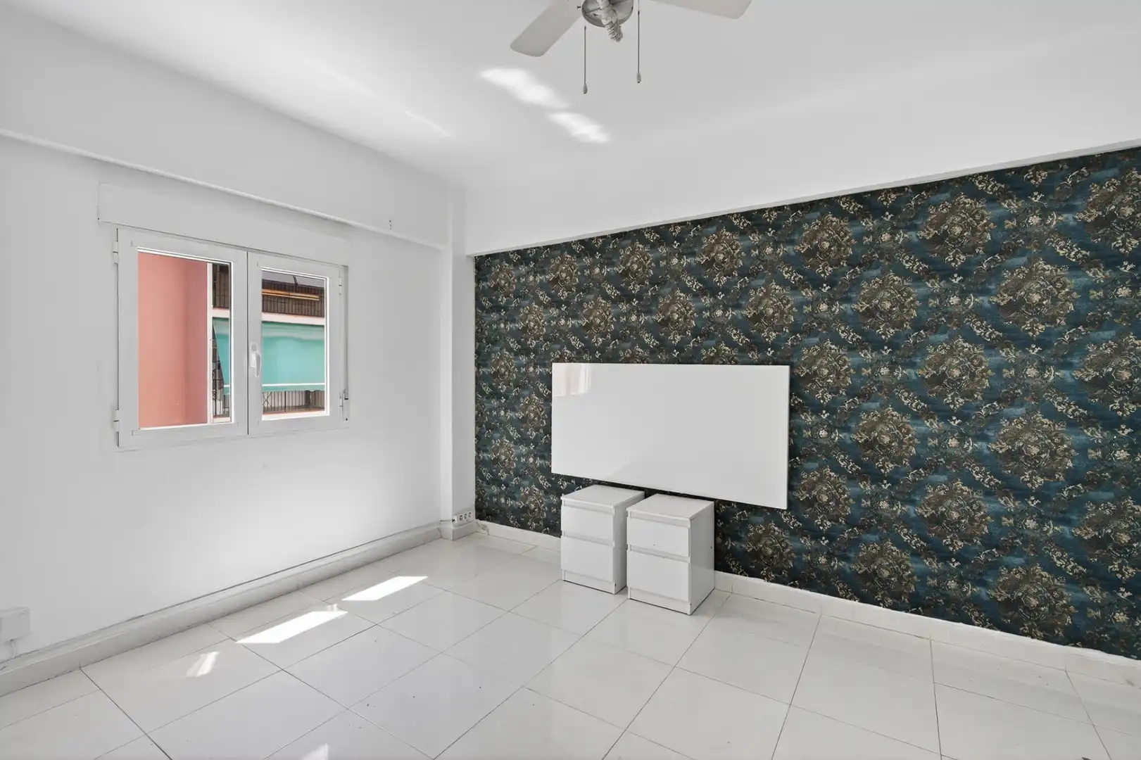 Wohnung zum Verkauf in Alicante / Alacant mit Terrasse, Schwimmbad und Balkon