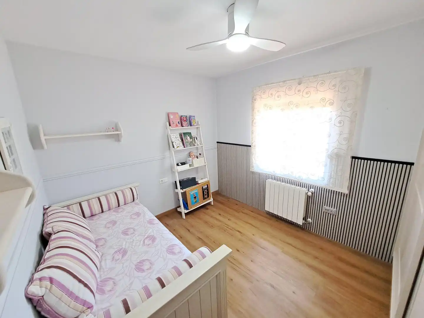 Bedroom of Country homes for sale in Benicull de Xúquer  with Air Conditioner, Heating and Private garden