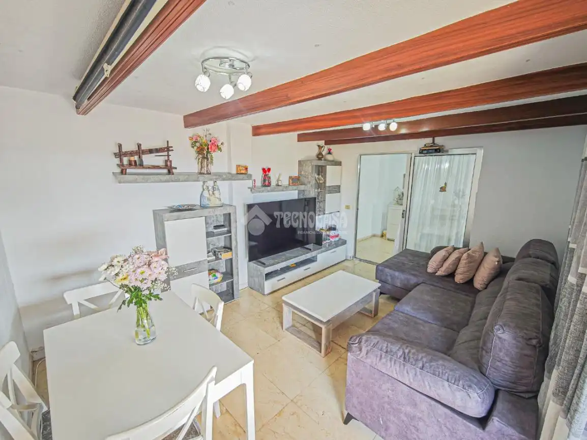 Sala de estar de Ático en venta en Arona