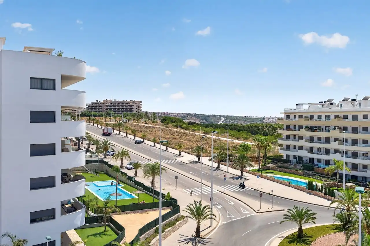 Vista exterior de Ático en venta en Elche / Elx con Aire acondicionado, Calefacción y Jardín privado