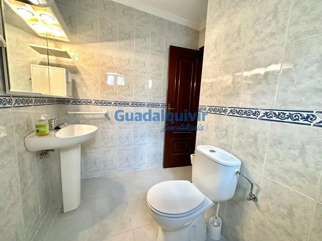 Baño de Piso en venta en Sevilla con Aire acondicionado, Calefacción y Terraza