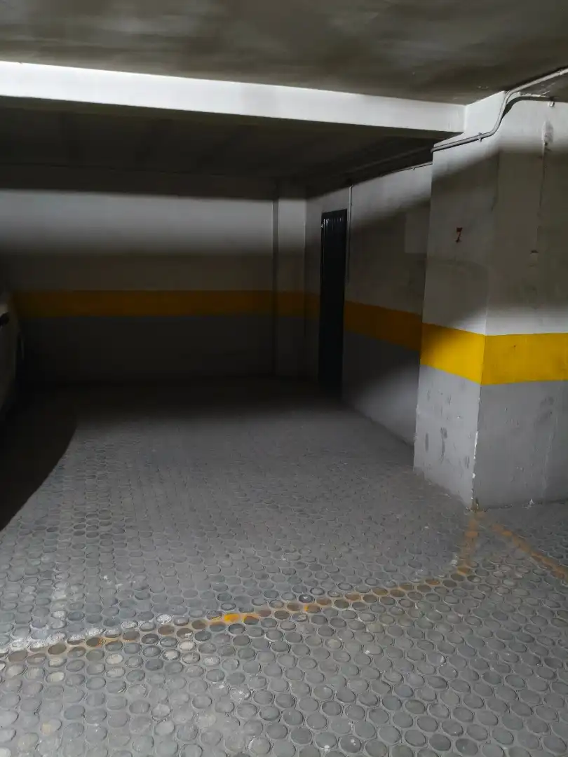 Parkplatz von Garage zur Miete in Granada