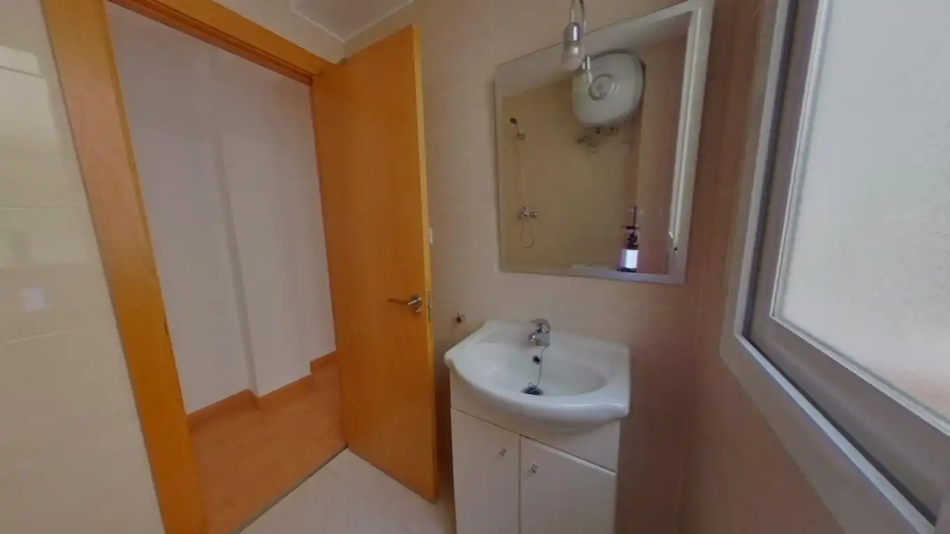 Baño de Piso en venta en Zaragoza con Horno y Balcón