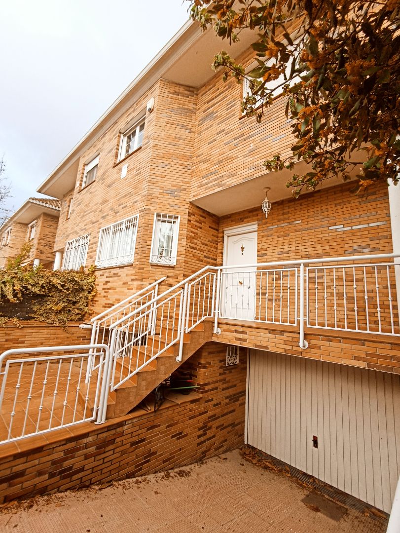 Single-family semi-detached for rent in Calle San Babilés, Centro