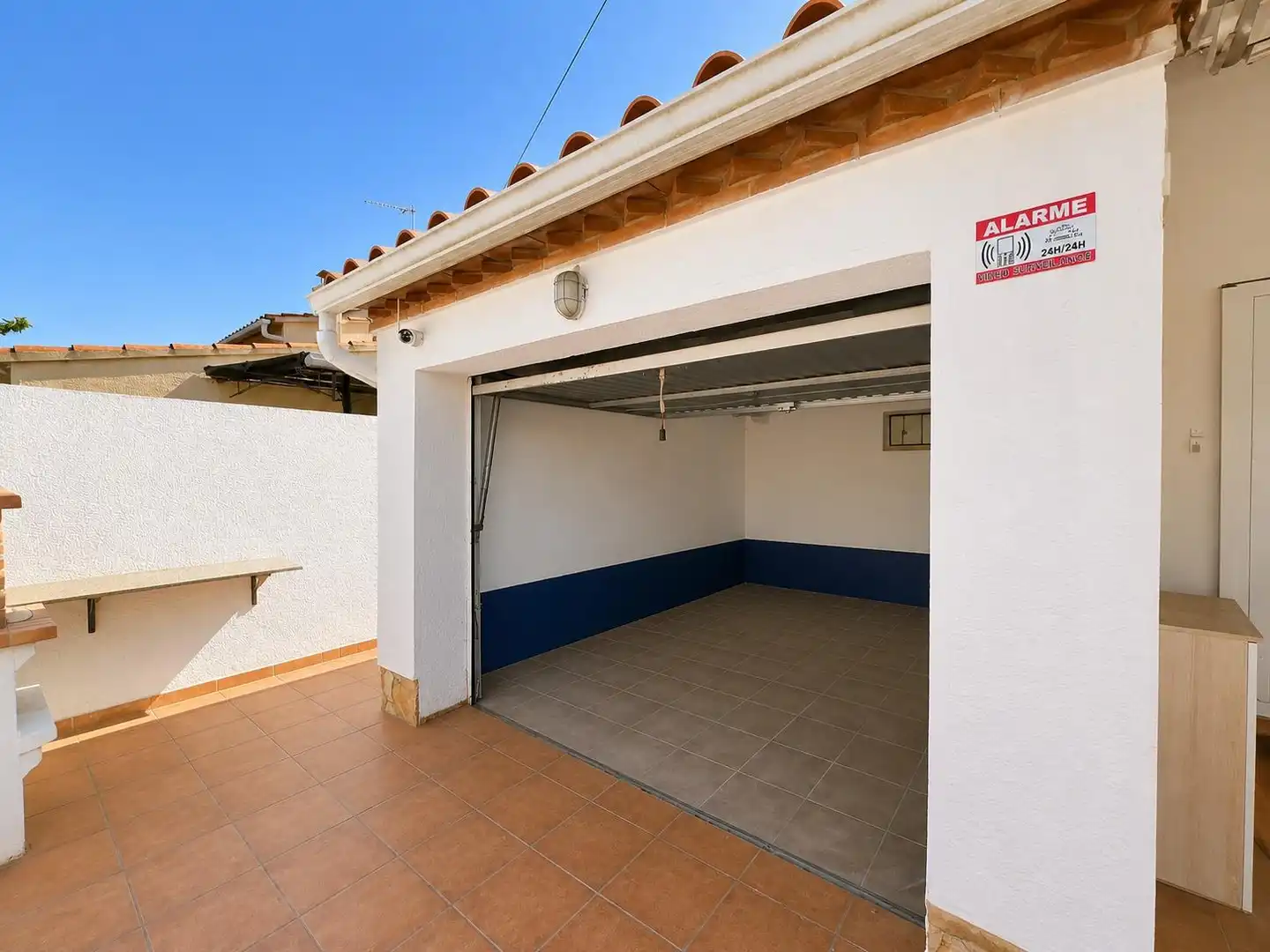Parking of Houses for sale in Empuriabrava