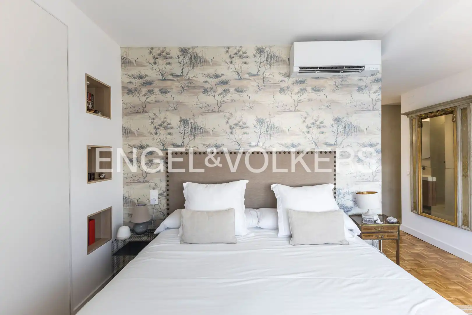 Bedroom of Flat for sale in Madrid  with Air Conditioner, Heating and Parquet flooring