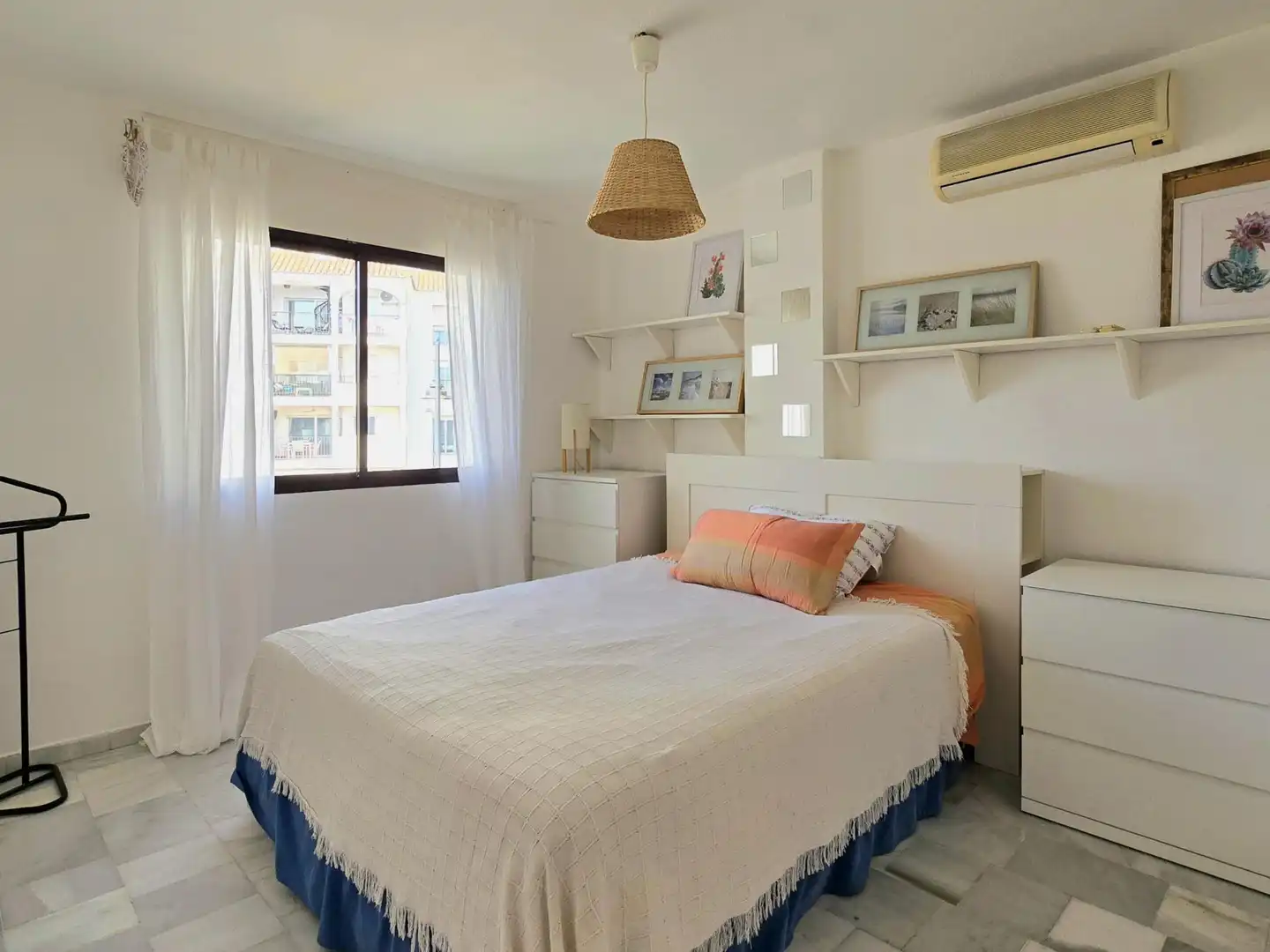 Dormitori de Apartament de lloguer en Estepona Pueblo