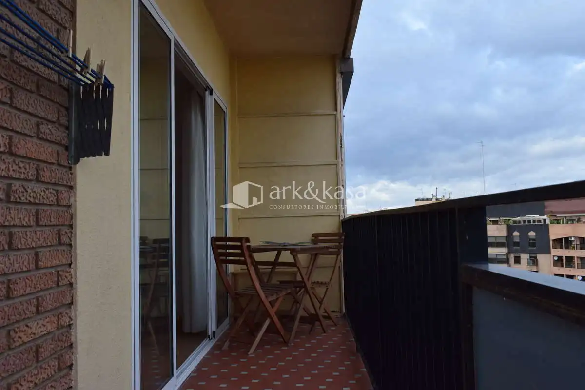 Terraza de Piso de alquiler en Valencia con Amueblado, Horno y Microondas