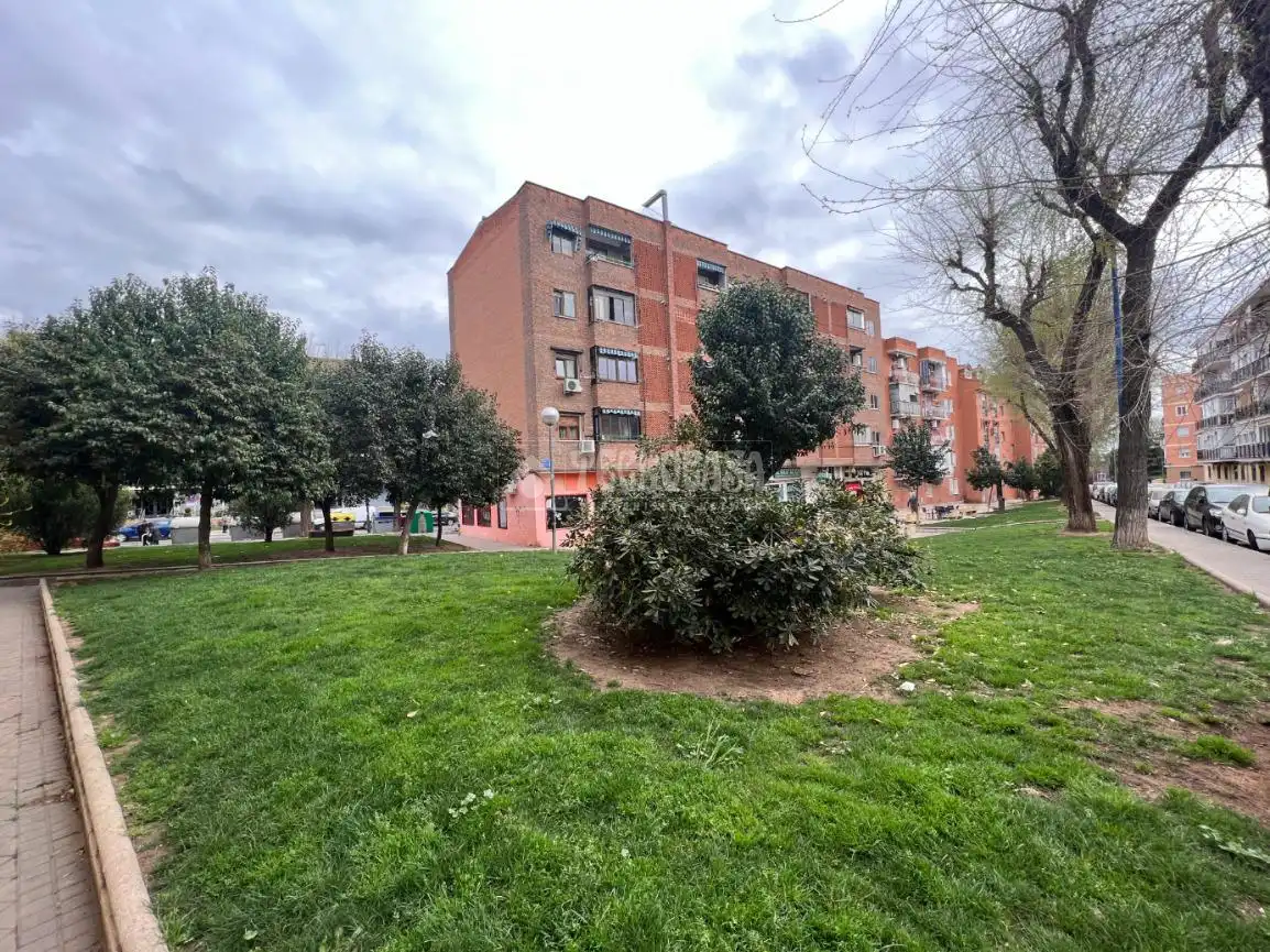 Vista exterior de Piso en venta en Leganés con Calefacción