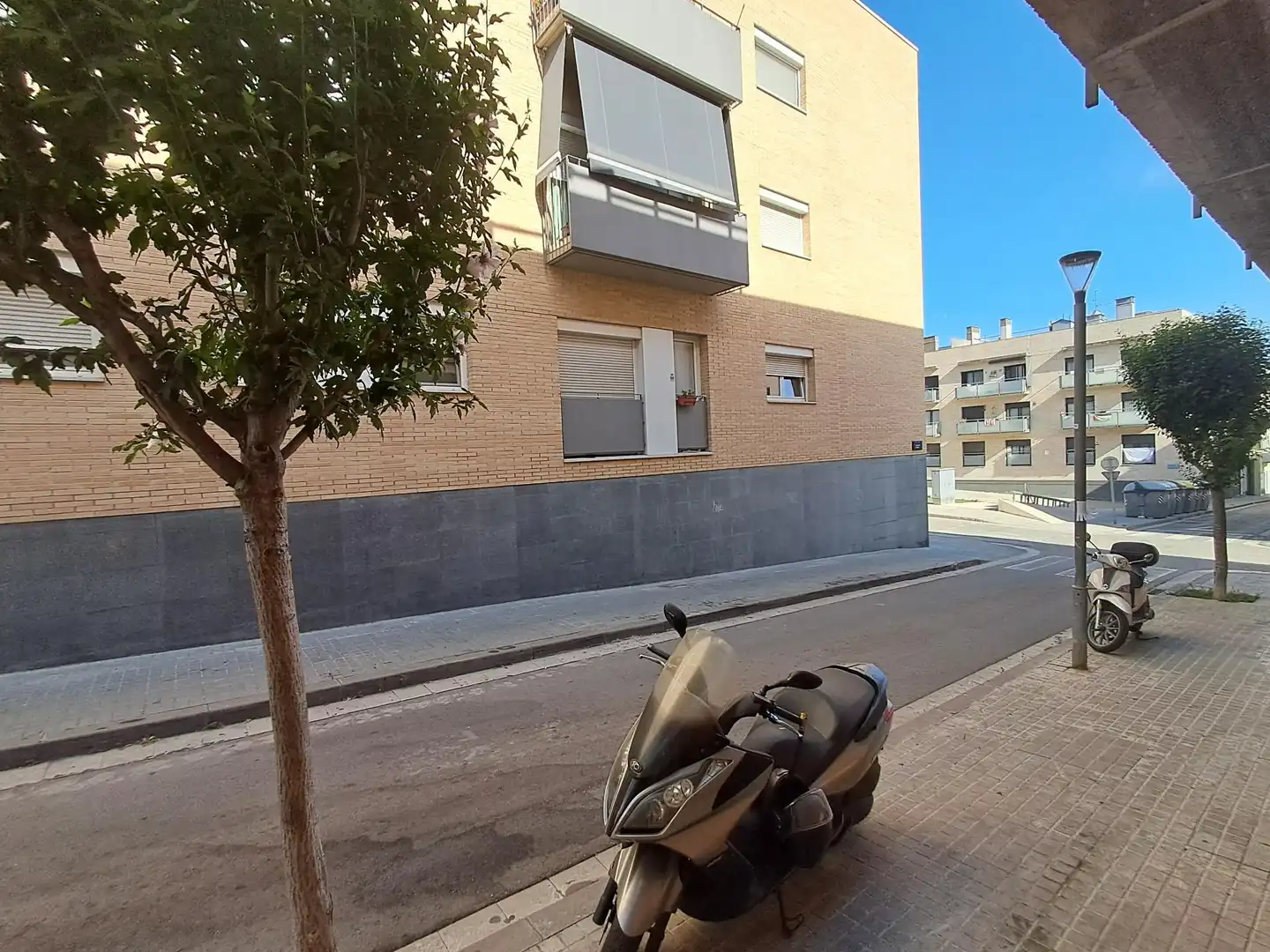 Vista exterior de Oficina en venda en Badalona amb Aire condicionat