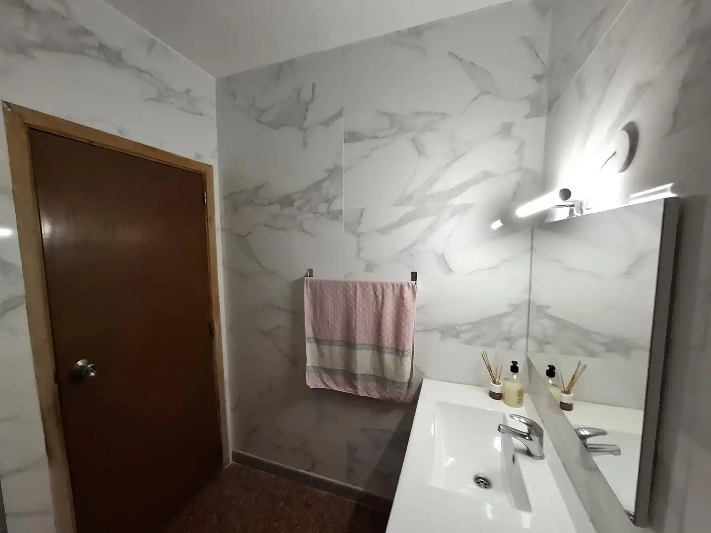 Baño de Piso en venta en Agullent con Terraza