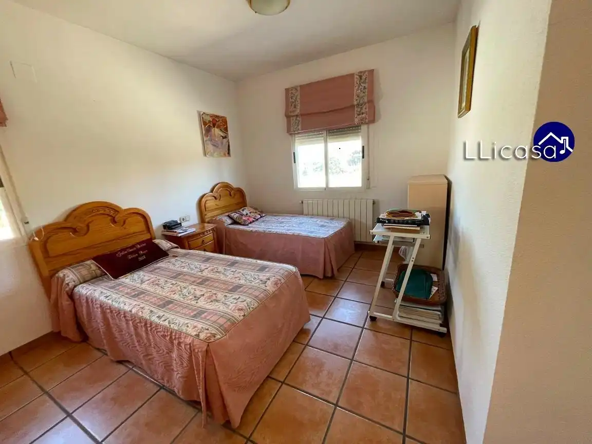 Habitación de Casa o chalet en venta en La Pobla de Vallbona con Calefacción, Jardín privado y Terraza