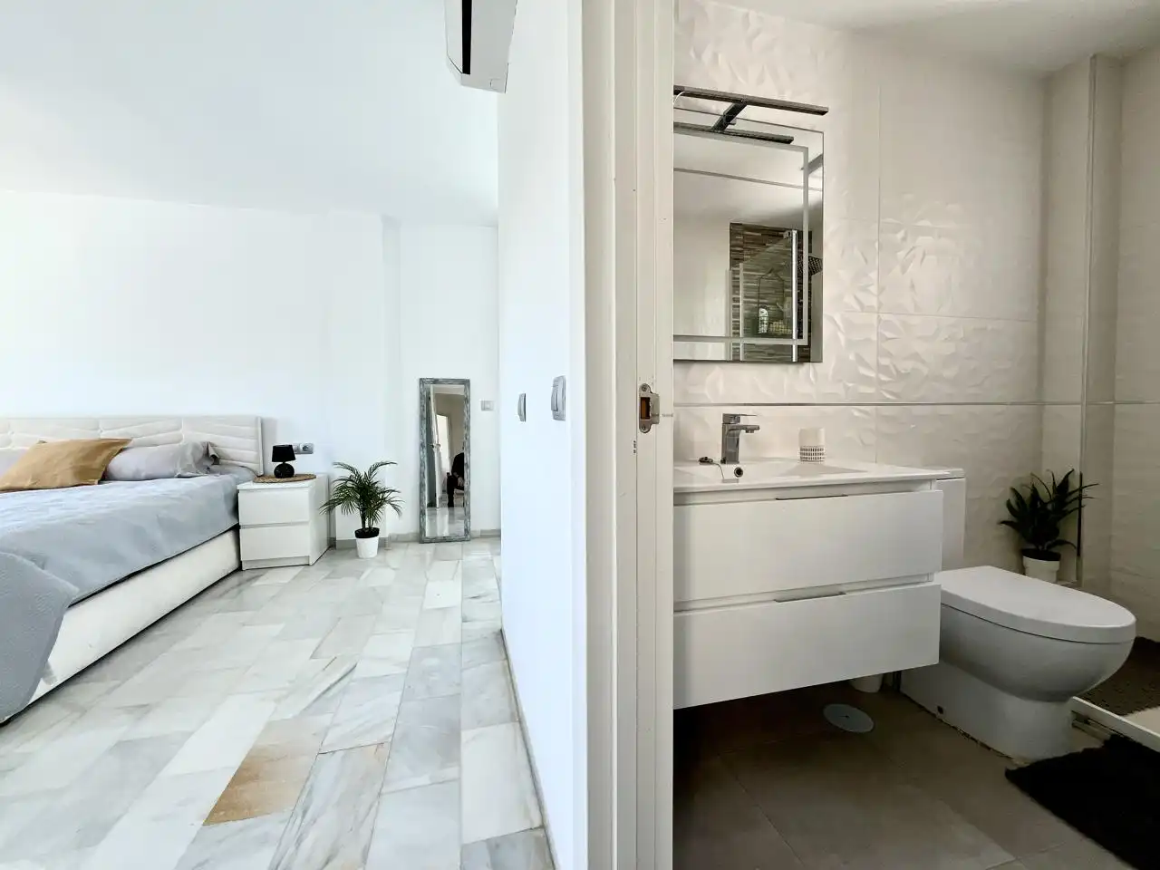 Baño de Casa o chalet en venta en Torremolinos con Jardín privado, Terraza y Piscina
