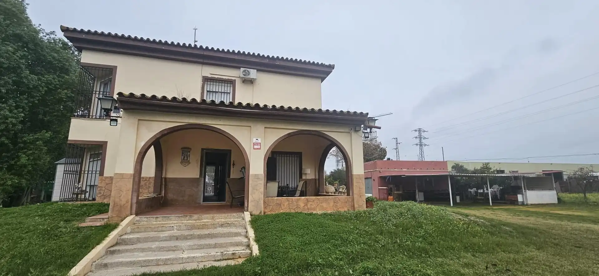 Vista exterior de Casa o chalet en venta en Utrera con Aire acondicionado, Jardín privado y Terraza