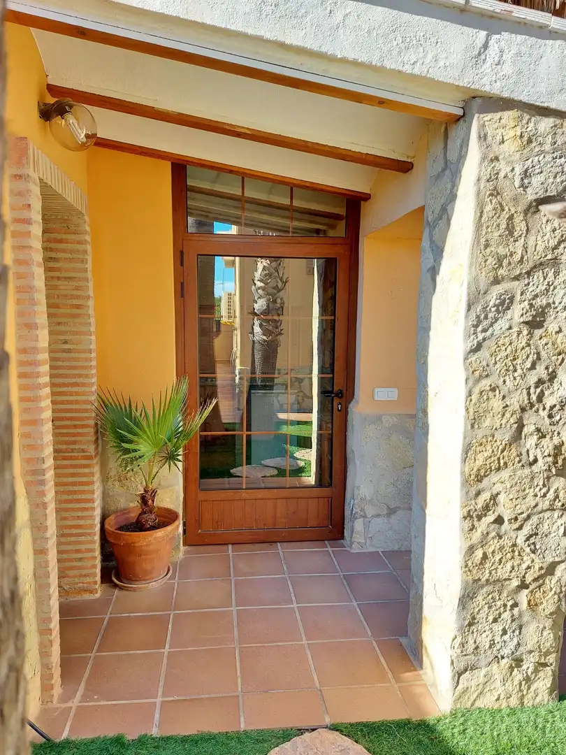 Houses for sale in La Pobla de Vallbona  with Air Conditioner, Heating and Private garden
