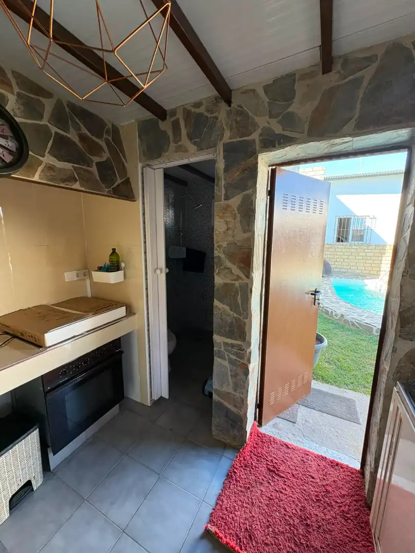 Bany de Casa o xalet en venda en Sanlúcar de Barrameda amb Jardí privat, Piscina i Moblat
