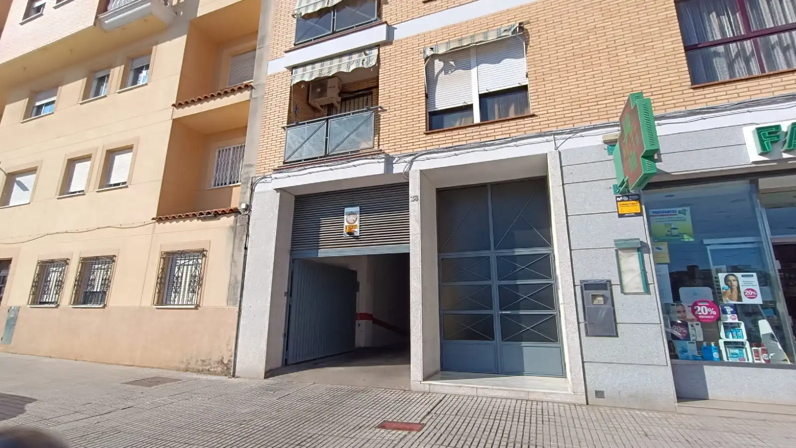 Individual with lift to rent in Calle Lucas Vázquez Ayllón 2