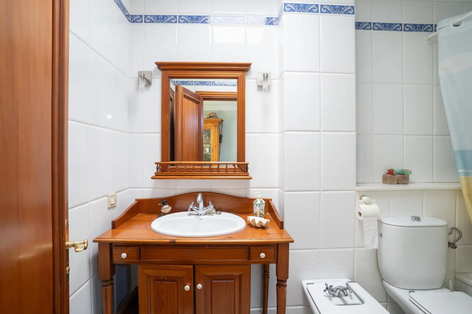 Bathroom of Houses for sale in San Cristóbal de la Laguna  with Air Conditioner, Terrace and Storage room
