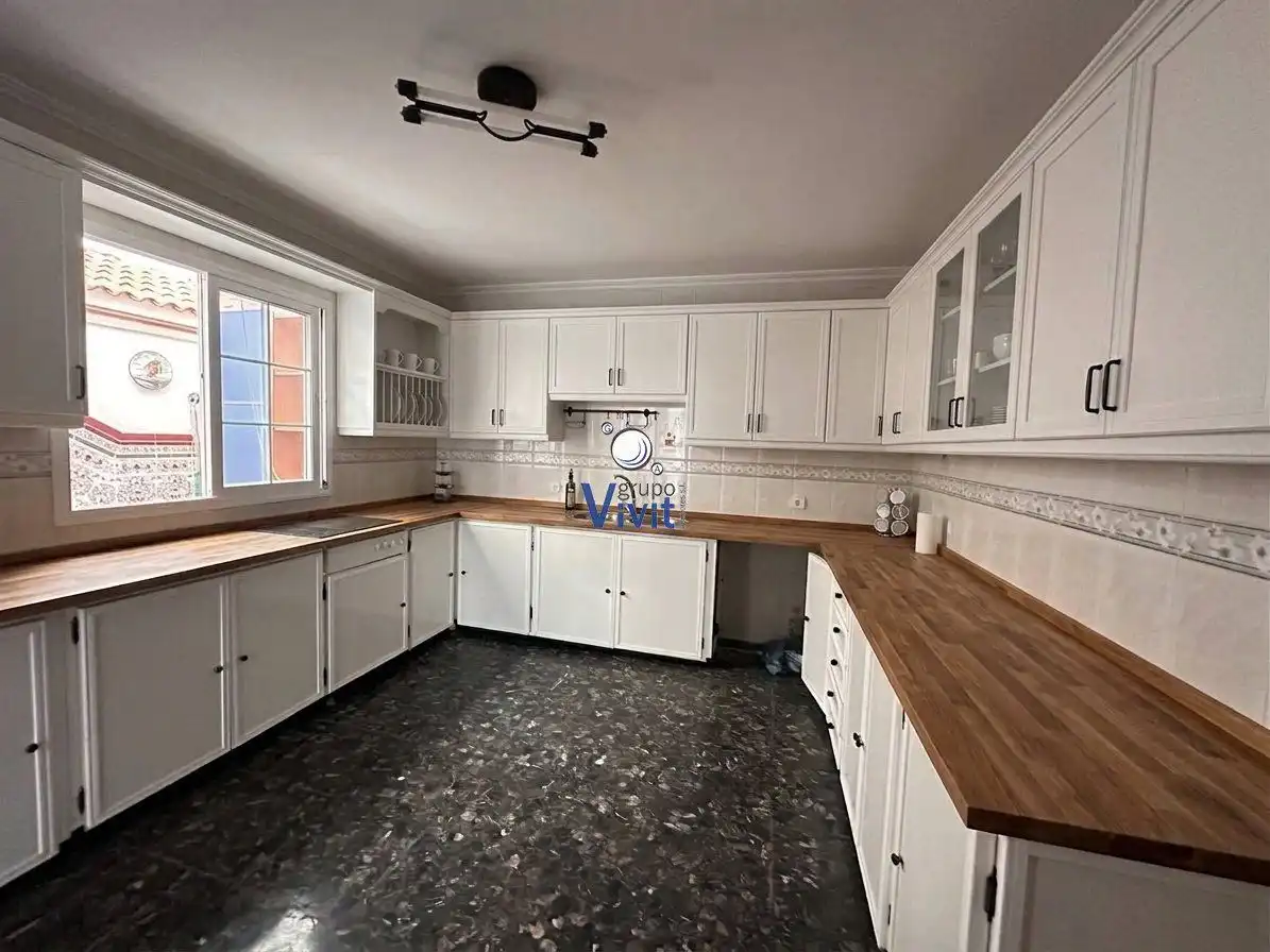 Cocina de Casa o chalet en venta en Alcalá de Guadaira con Aire acondicionado, Trastero y Balcón
