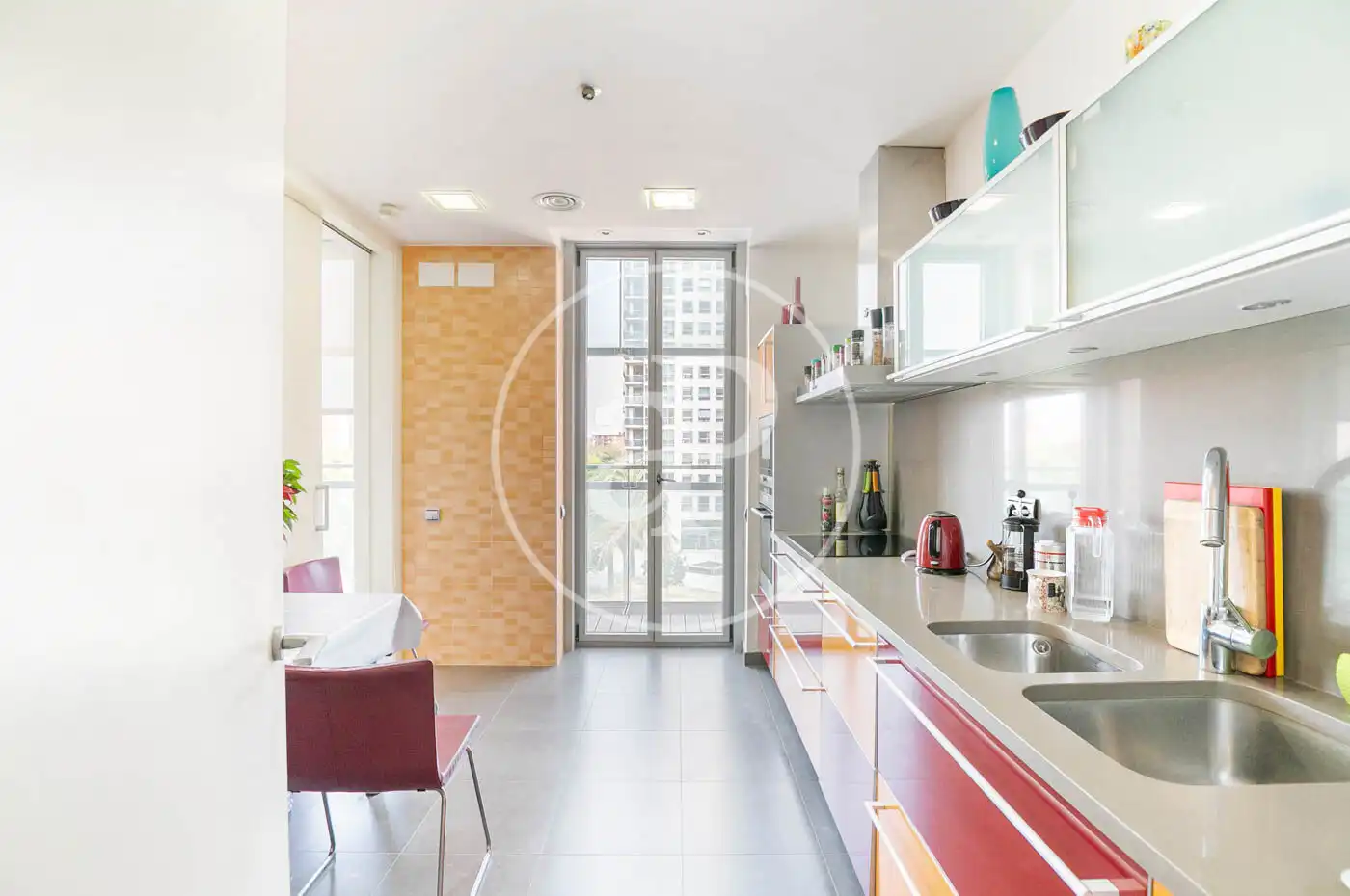 Cocina de Piso en venta en Barcelona con Aire acondicionado, Calefacción y Jardín privado