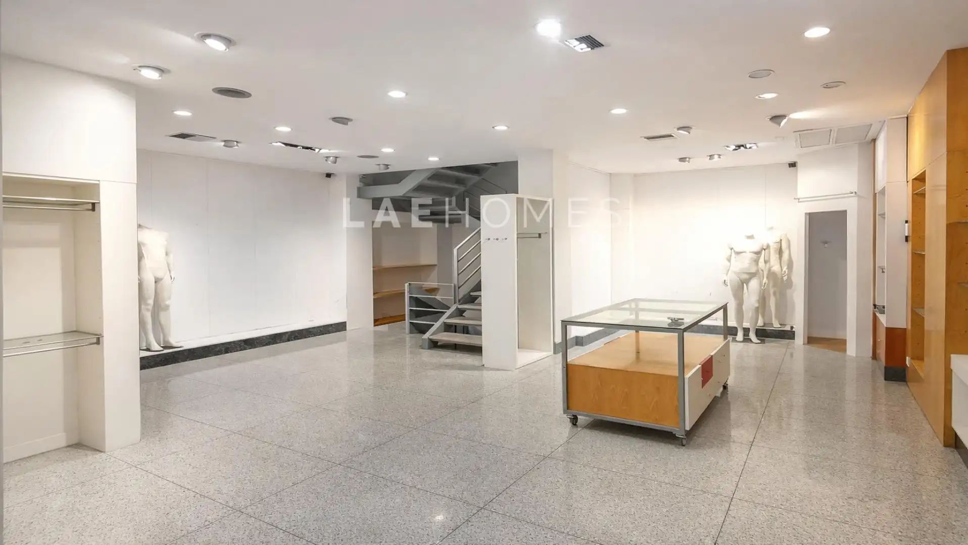 Business premises for sale in Centre - Zona Alta, imagen 9