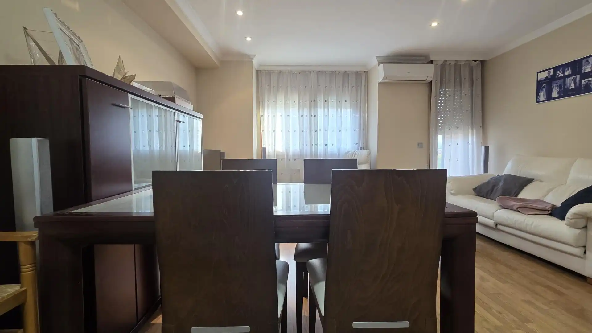 Comedor de Casa adosada en venta en Lleida con Calefacción