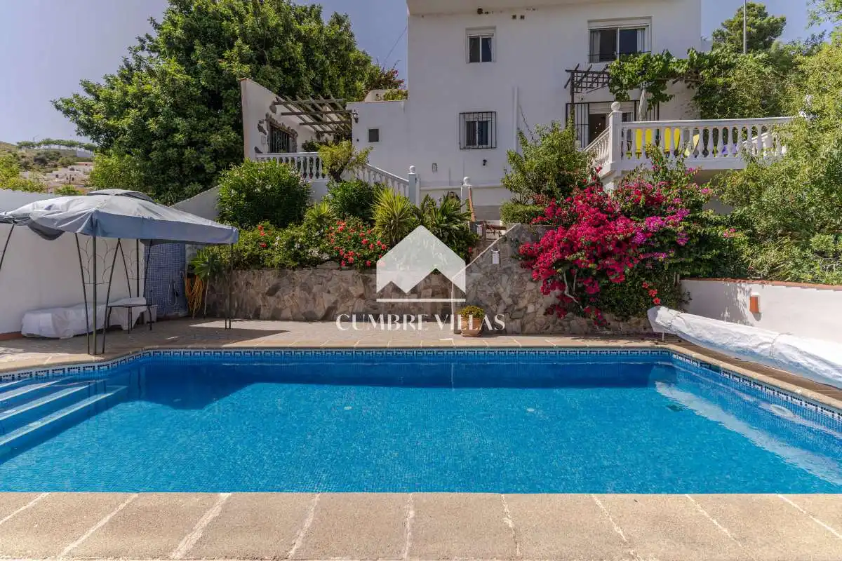 Piscina de Casa o xalet en venda en Lújar amb Jardí privat, Terrassa i Internet