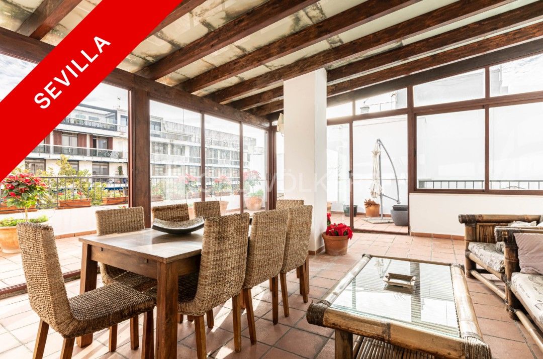 Exterior view of Attic for sale in  Sevilla Capital  with Air Conditioner, Heating and Terrace
