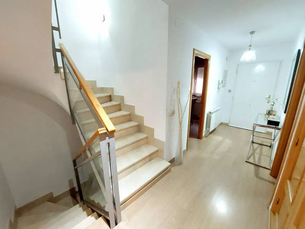 Casa adosada en venta en Fuenlabrada con Aire acondicionado, Calefacción y Piscina comunitaria