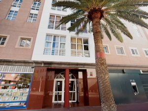 Exterior view of Flat for sale in Las Palmas de Gran Canaria  with Air Conditioner, Terrace and Furnished