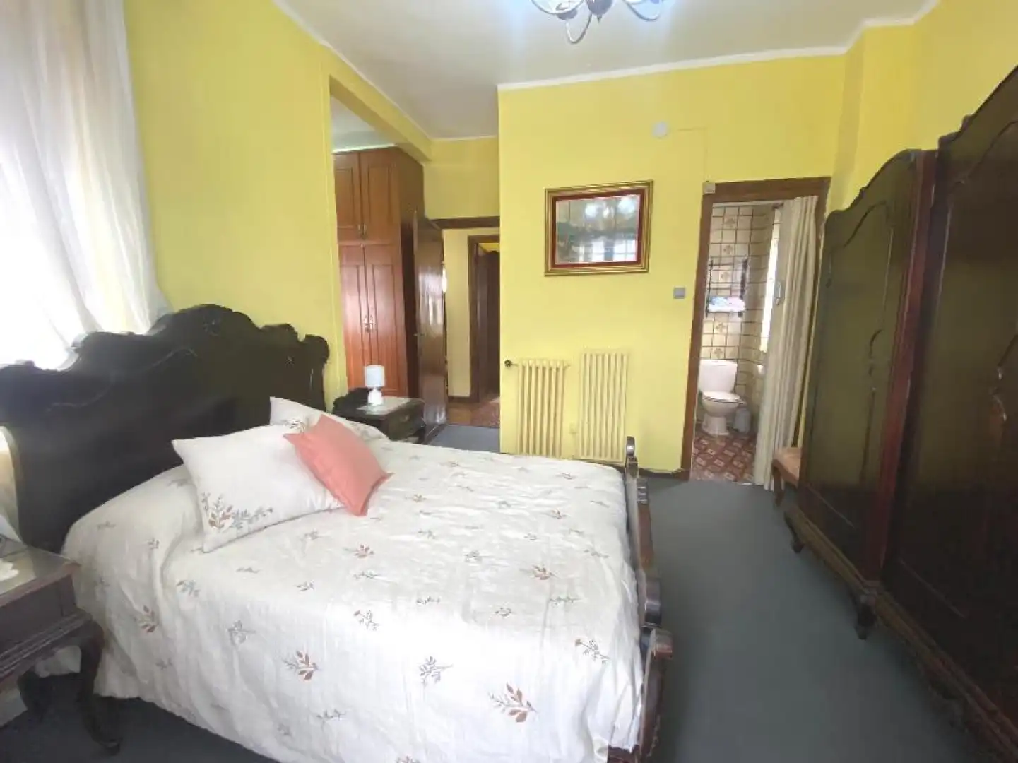 Habitación de Casa o chalet en venta en Torrelavega  con Calefacción, Trastero y Balcón