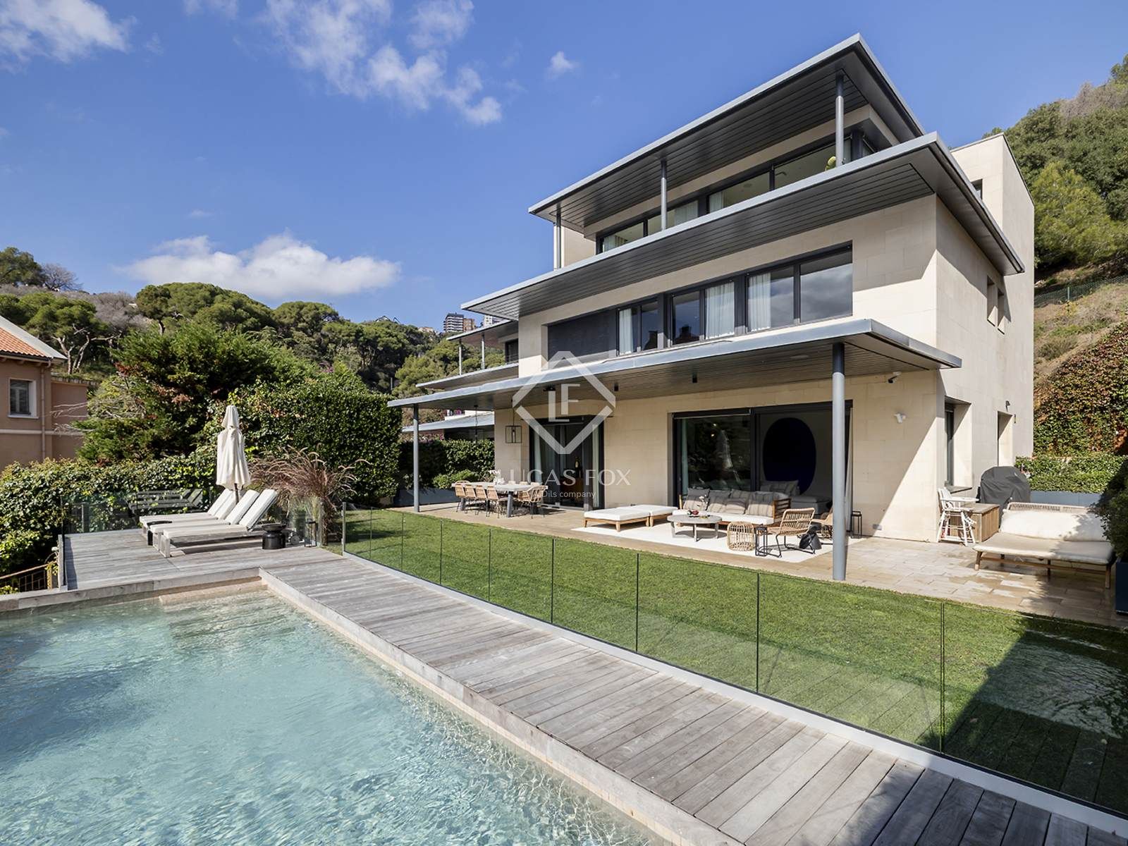 Vista exterior de Casa o xalet de lloguer en  Barcelona Capital amb Aire condicionat, Calefacció i Jardí privat