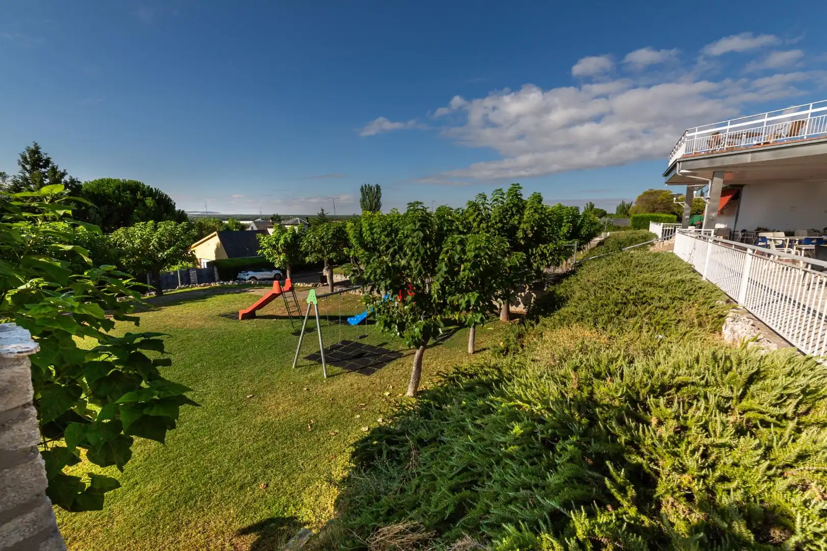 Jardí de Casa o xalet en venda en Tudela de Duero amb Calefacció, Jardí privat i Terrassa