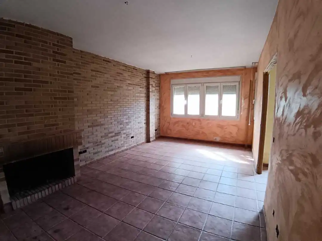 Casa adosada en venda en Tórtola de Henares amb Jardí privat, Terrassa i Balcó