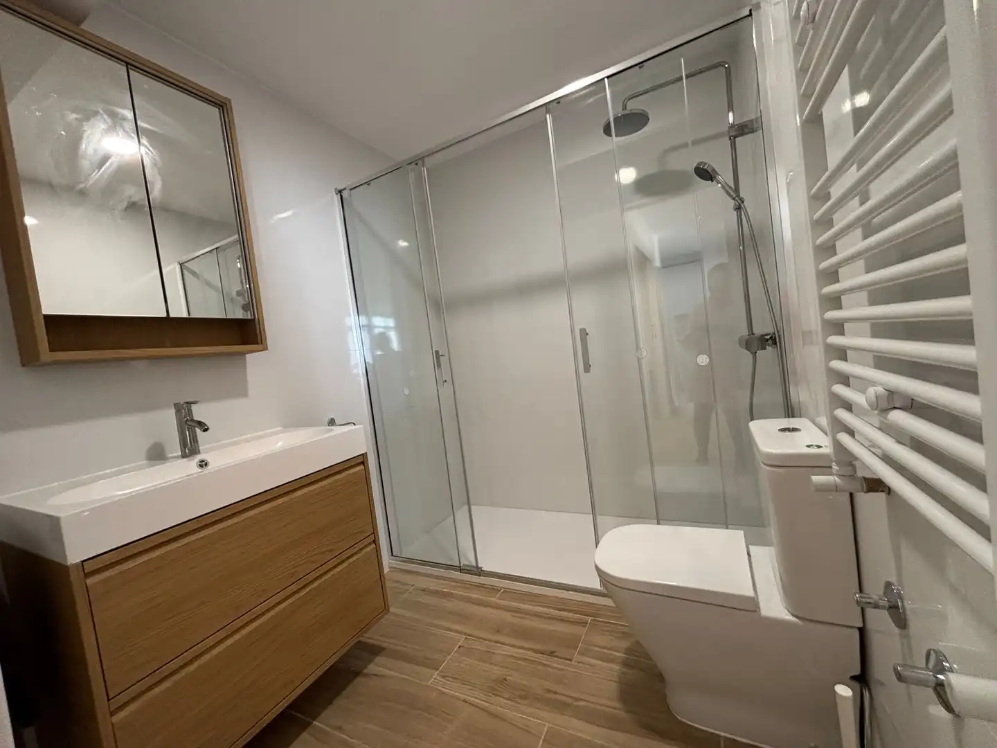 Baño de Piso en venta en Madrid con Aire acondicionado, Calefacción y Amueblado