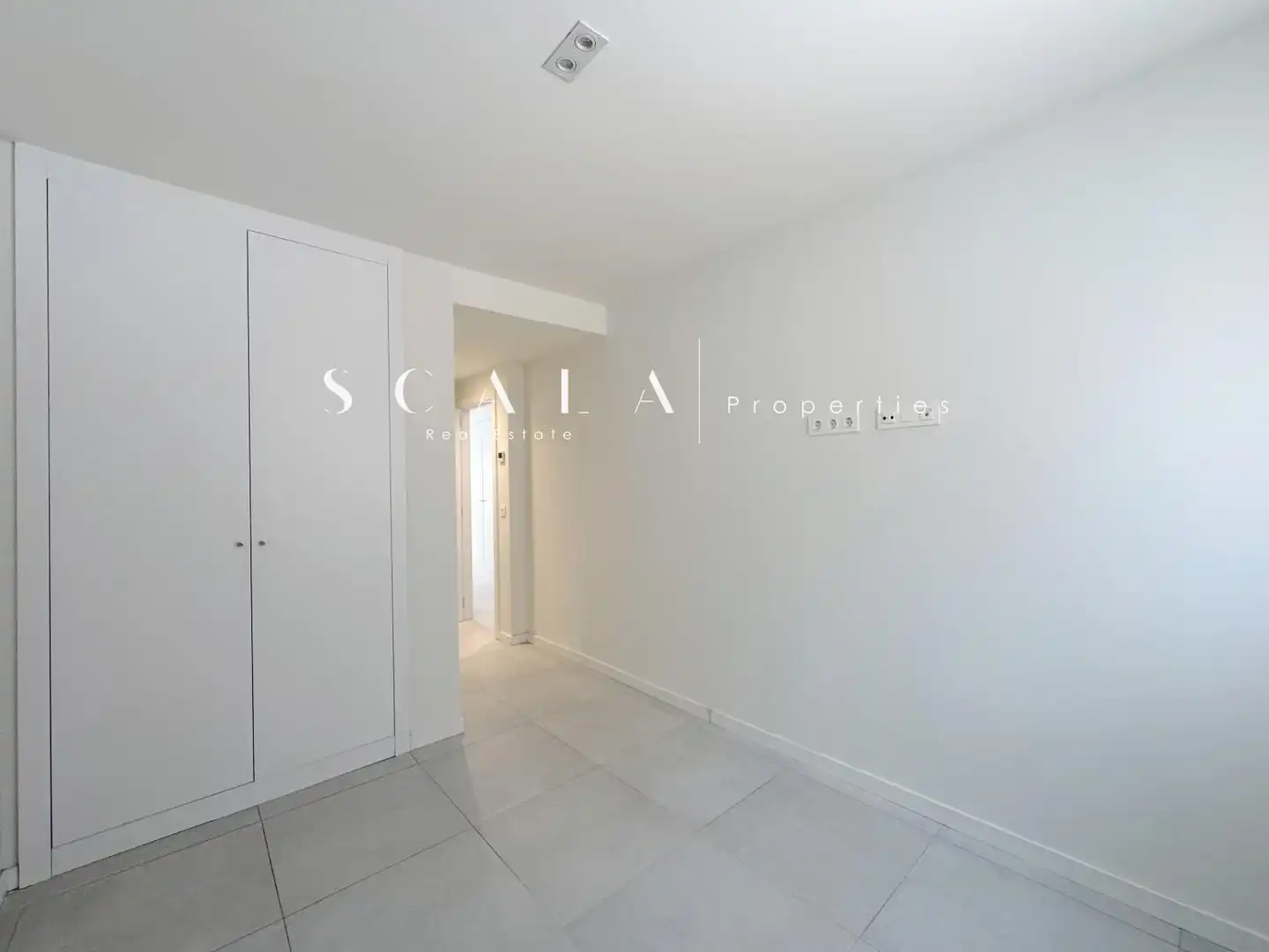 Bedroom of Flat for rent in Madrid  with Air Conditioner, Heating and Terrace