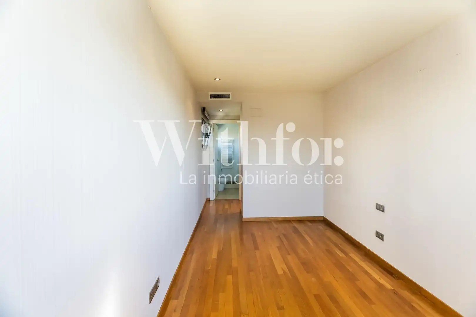 Bedroom of Attic for sale in Barcelona  with Air Conditioner, Heating and Terrace