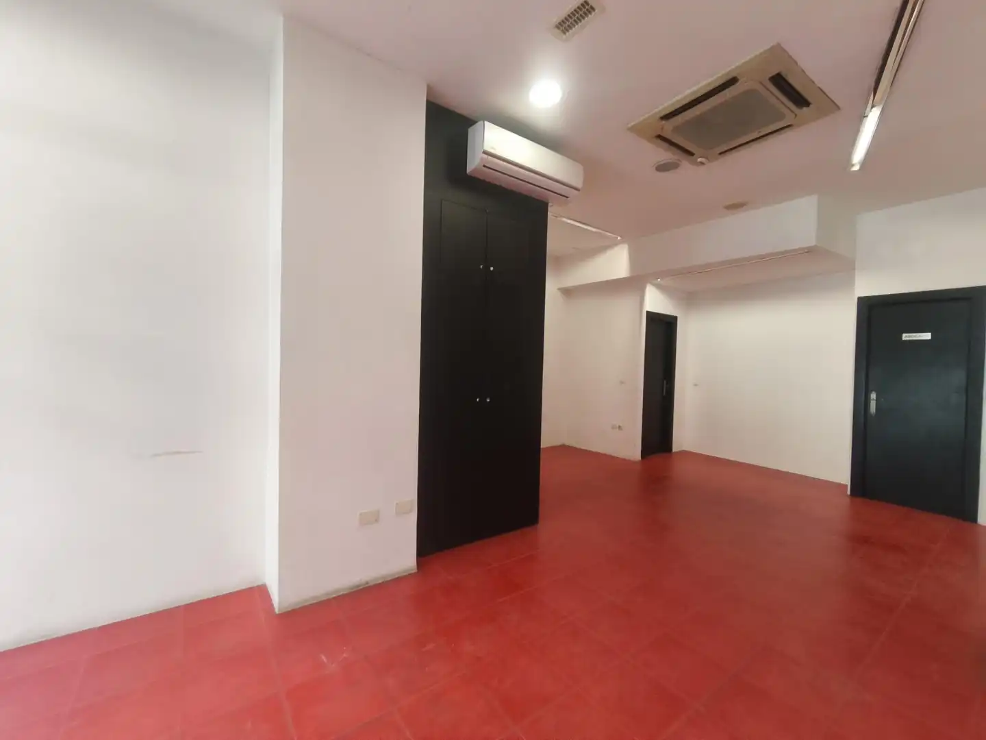 Business premises for sale in Casco Antiguo, imagen 2