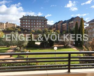 Vista exterior de Apartament de lloguer en  Madrid Capital amb Aire condicionat, Calefacció i Jardí privat