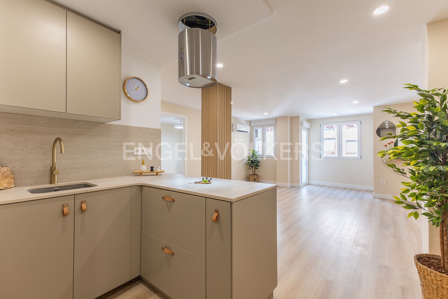 Kitchen of Apartment for sale in  Valencia Capital  with Air Conditioner, Heating and Balcony