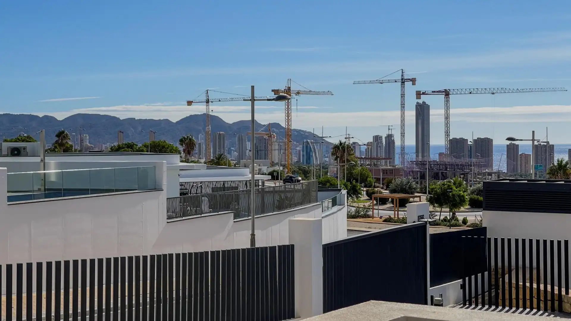 Vista exterior de Dúplex en venta en Finestrat con Aire acondicionado, Terraza y Amueblado