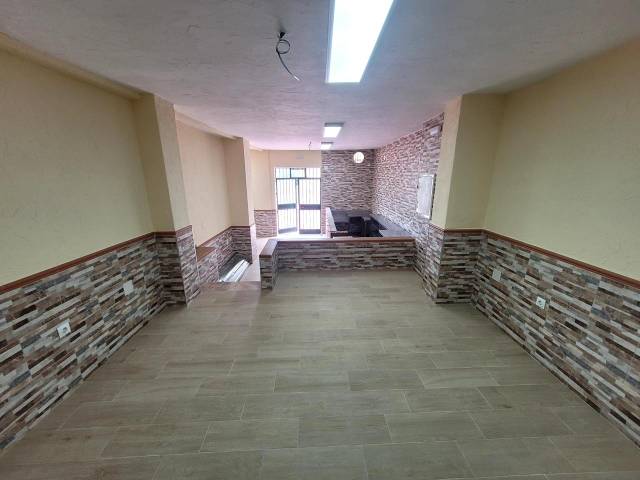 Local comercial en Alquiler en Arroyo de la Miel