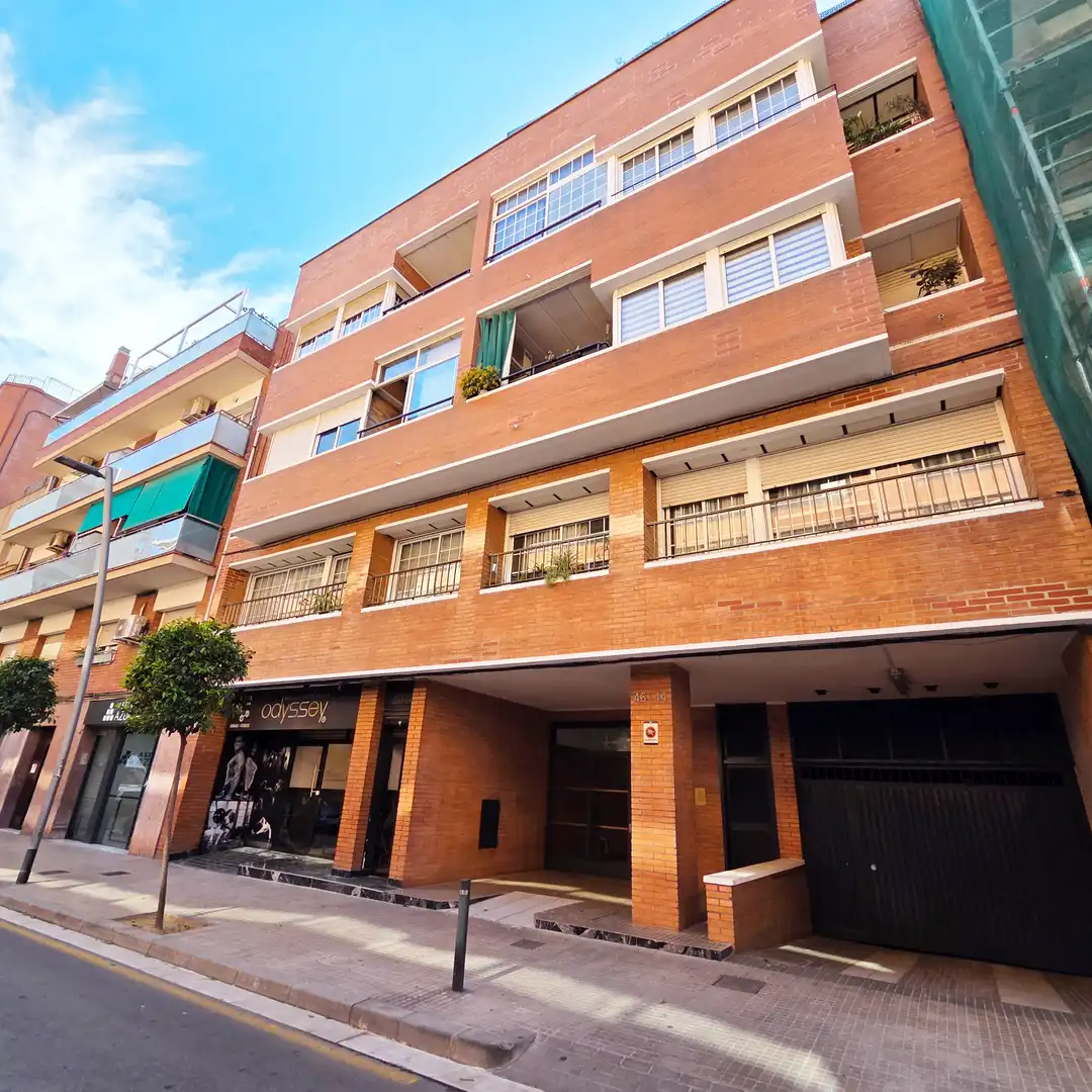 Individual amb ascensor de lloguer a Carrer del Bruc